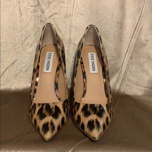 Steve Madden Leopard pumps